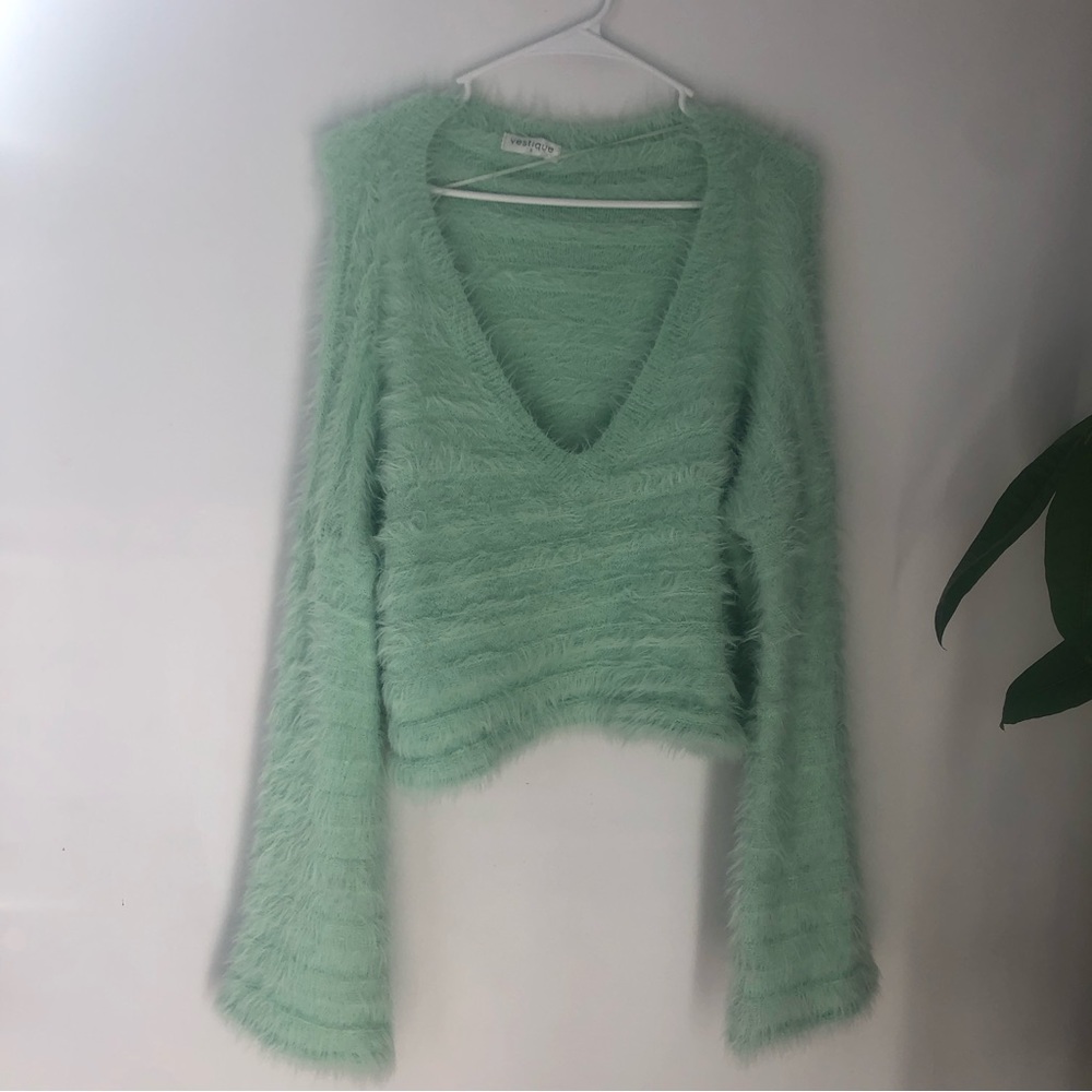 VESTIQUE women’s cropped fur long wide-sleeved sweater size small